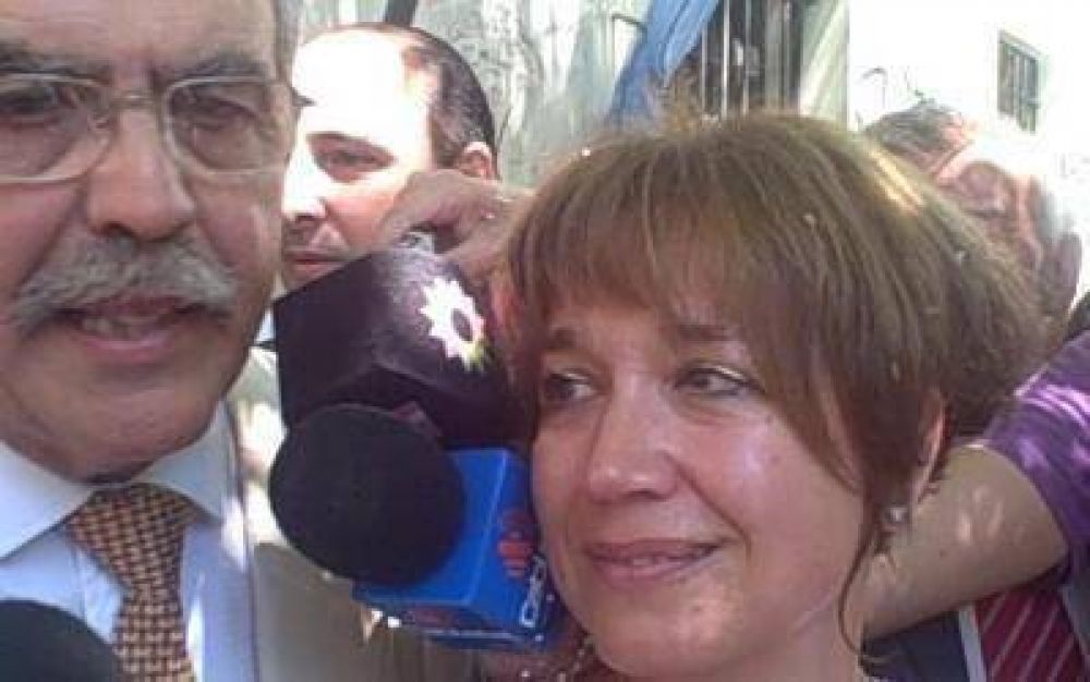 De Vido se cas� en Z�rate en medio de un corte de luz generalizado