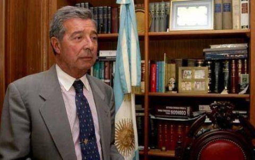 El juez Blanco confirm� que se van a hacer las internas en la Provincia 