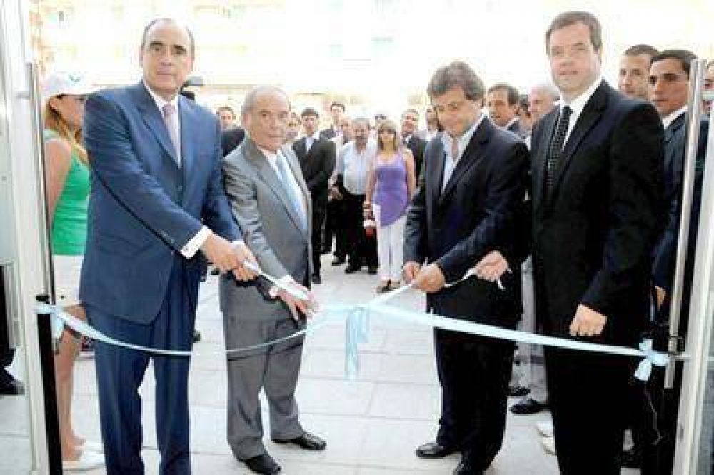 El Banco Provincia inaugur� en la rambla una sucursal