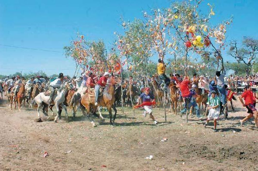M�s de 50 mil personas desafiaron el intenso calor en la fiesta de San Esteban 