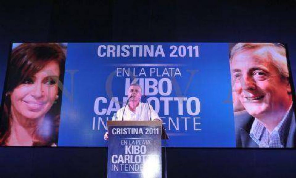 �Bruera opt� por una lista espejo acompa�ando a De Narv�ez, Cobos y Carri�, dependiendo del barrio�