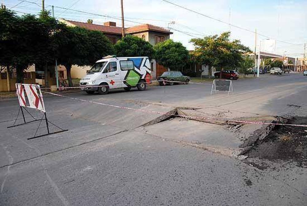 Estall� el asfalto por el intenso calor: piden precauci�n