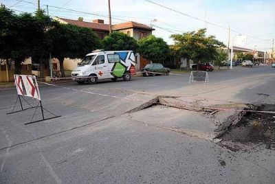 Estall� el asfalto por el intenso calor: piden precauci�n