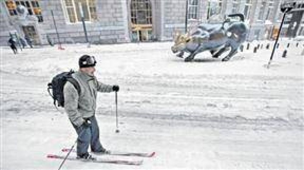 Nueva York, paralizada por un temporal de nieve y viento