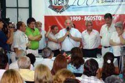 Asumi� Flinta en la UCR