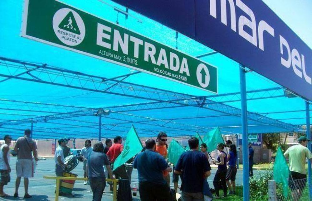 Ruidosa protesta del SMATA en la nueva Terminal