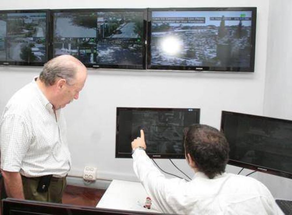 Amieiro recorri� las instalaciones del nuevo centro de monitoreo de San Fernando