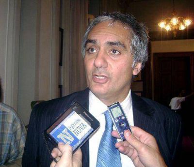 Montoya afirma que su idea de �regionalizar� estar� plasmada en un proyecto para marzo 
