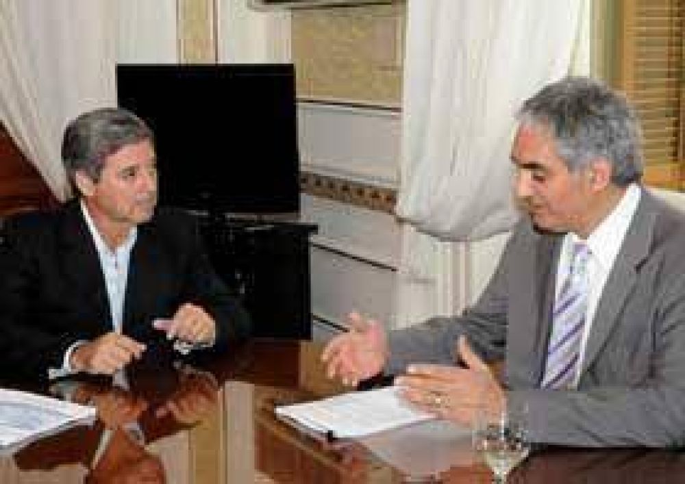 Montoya y Gonz�lez se reunieron por el plan de regionalizaci�n provincial