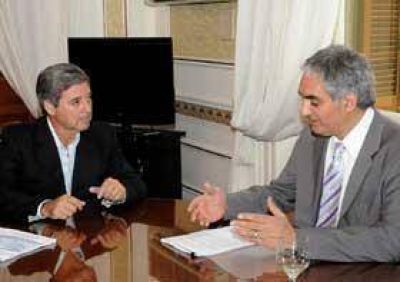 Montoya y Gonz�lez se reunieron por el plan de regionalizaci�n provincial