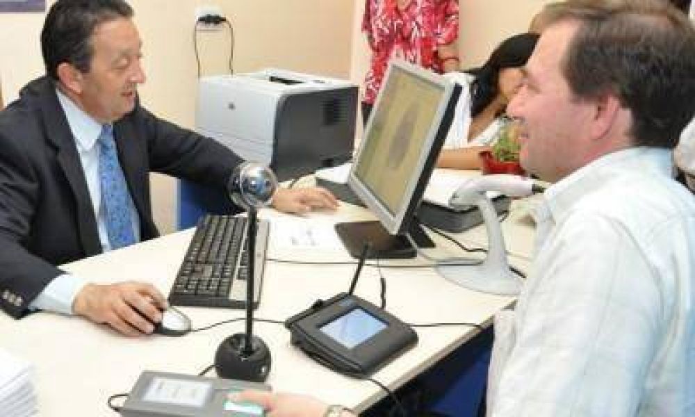 En Lavalle, Jaque inaugur� un centro de documentaci�n r�pida
