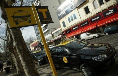 Taxistas se movilizan