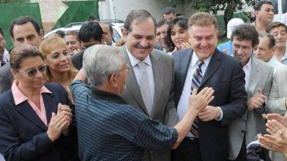 Sin ansias nacionales, Alperovich va por la re-re 