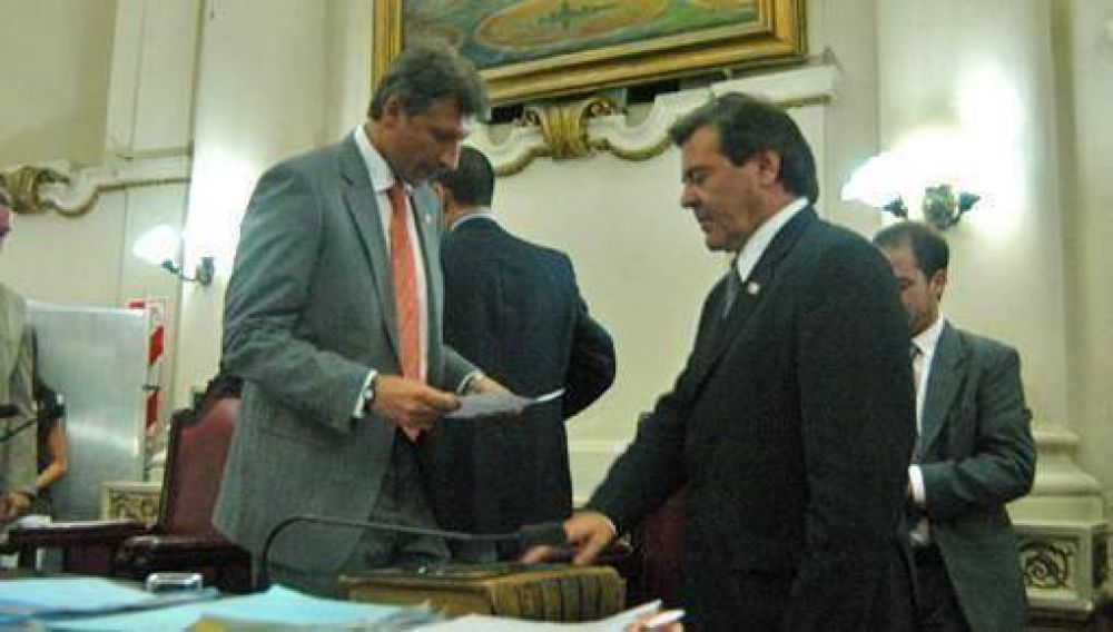 Aumento de dietas sali� por unanimidad