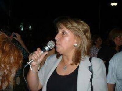 Ana Mar�a L�pez de Herrera se sube a la carrera por la intendencia 