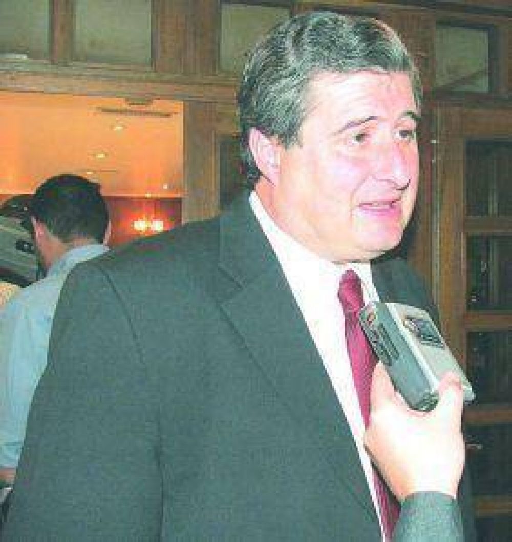 Duro cuestionamiento de Conti a la permanencia bloquista en el FpV