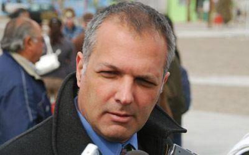 Anuncian cambios en el gabinete de Buzzi