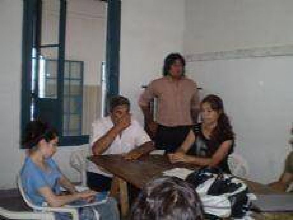 Despedida del 2010 Juventud Flor de Ceibo recibi� la visita del intendente Slezack