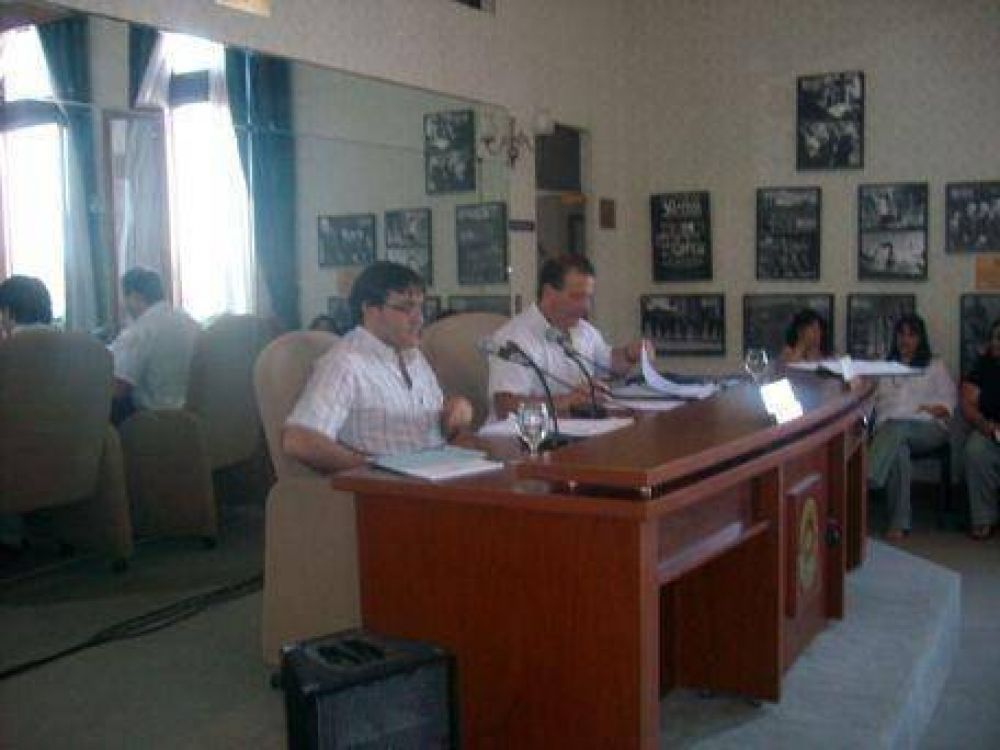 Concejo Deliberante: Gan� la democracia, aumento de tasas para ricos y pobres