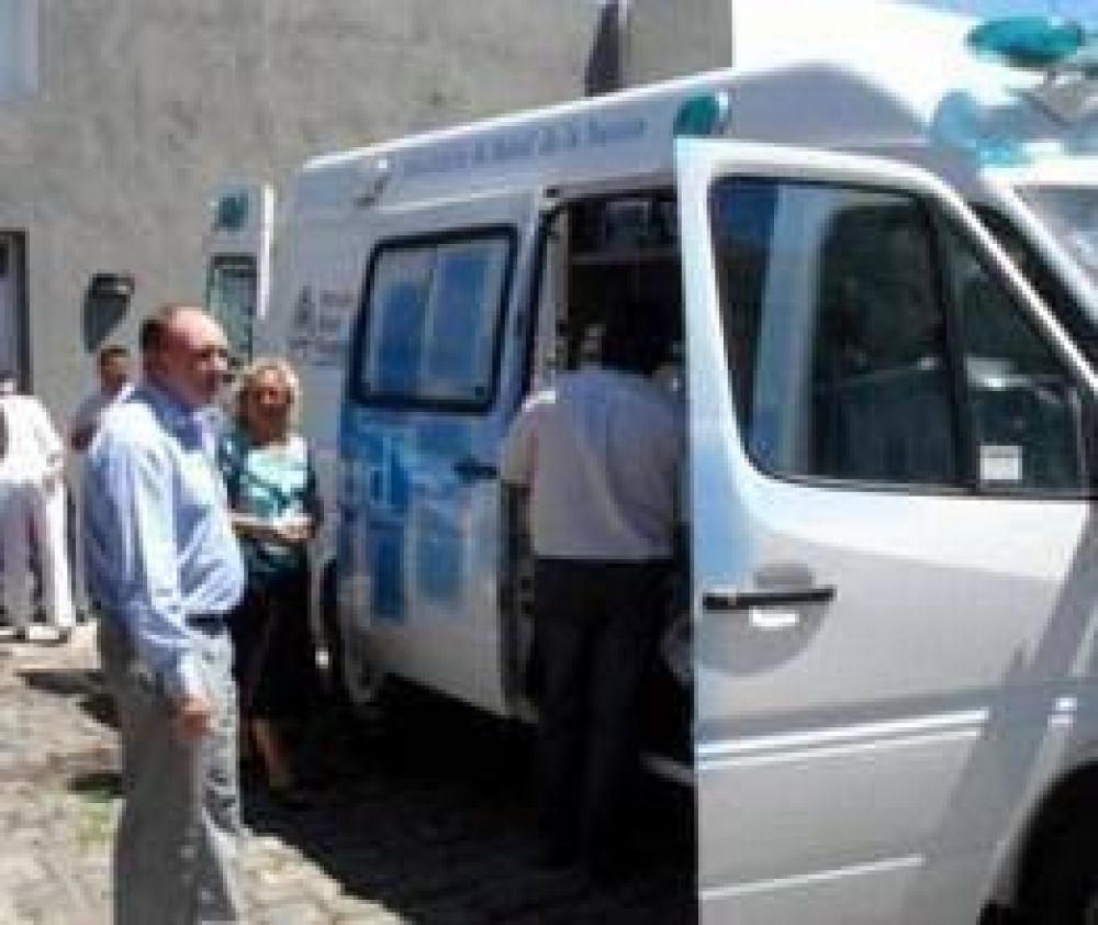 Nueva ambulancia para el 107