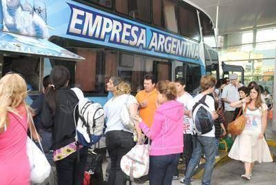 Llega el primer aluvi�n y miles de turistas recibir�n el a�o en Mar del Plata
