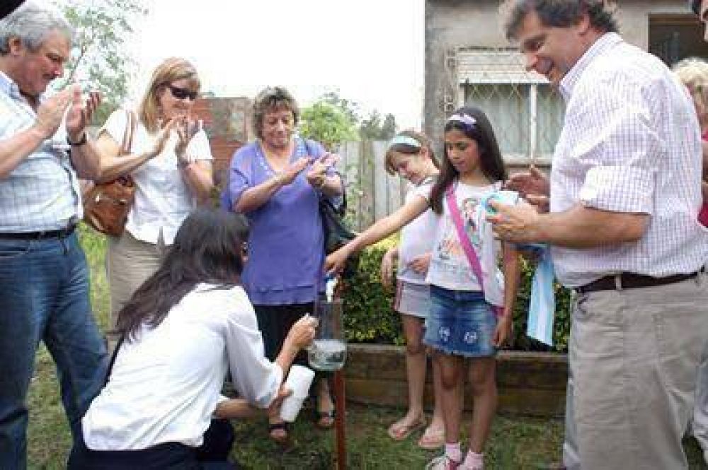 Incorporan a la red de agua corriente a m�s de 850 vecinos de Las Dalias y Alto Camet
