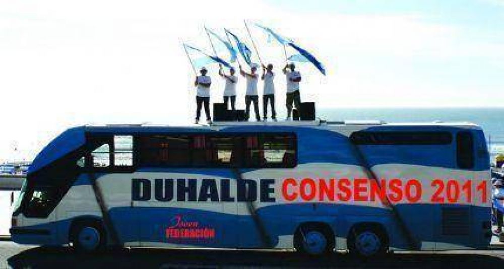 Eduardo Duhalde apuntalado por los marplatenses de Consenso 2011