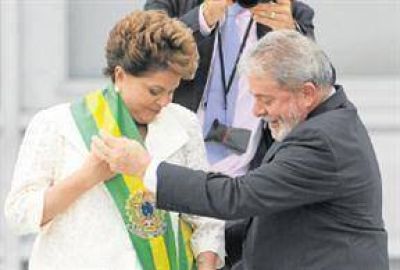 Asumi� Dilma y prometi� profundizar el legado de Lula
