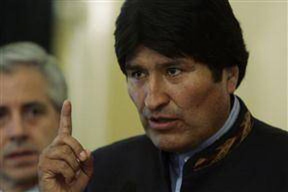 Acorralado, Evo derog� el "gasolinazo"