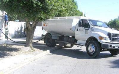 Caleta vive sus d�as de mayor calor pr�cticamente sin agua
