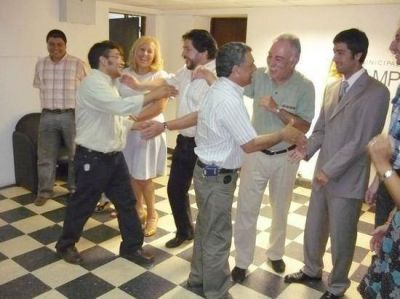 Intendente Giroldi: �Cerrar el 2010 entregando subsidios a nuestros vecinos e instituciones es una alegr�a�