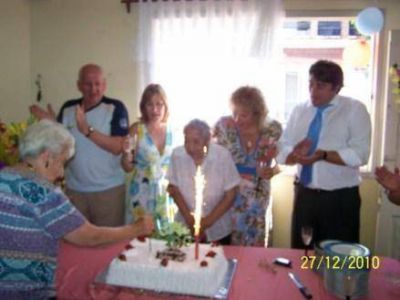 Anses Vicente L�pez Christian Raff acompa�� festejos por 100 a�os de vecina