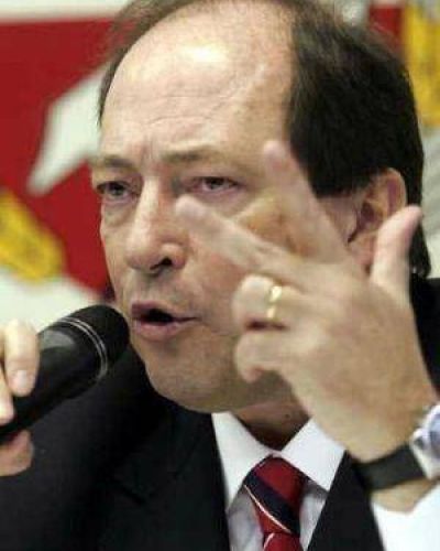 Sanz confirm� su postulaci�n y se calza el traje de candidato