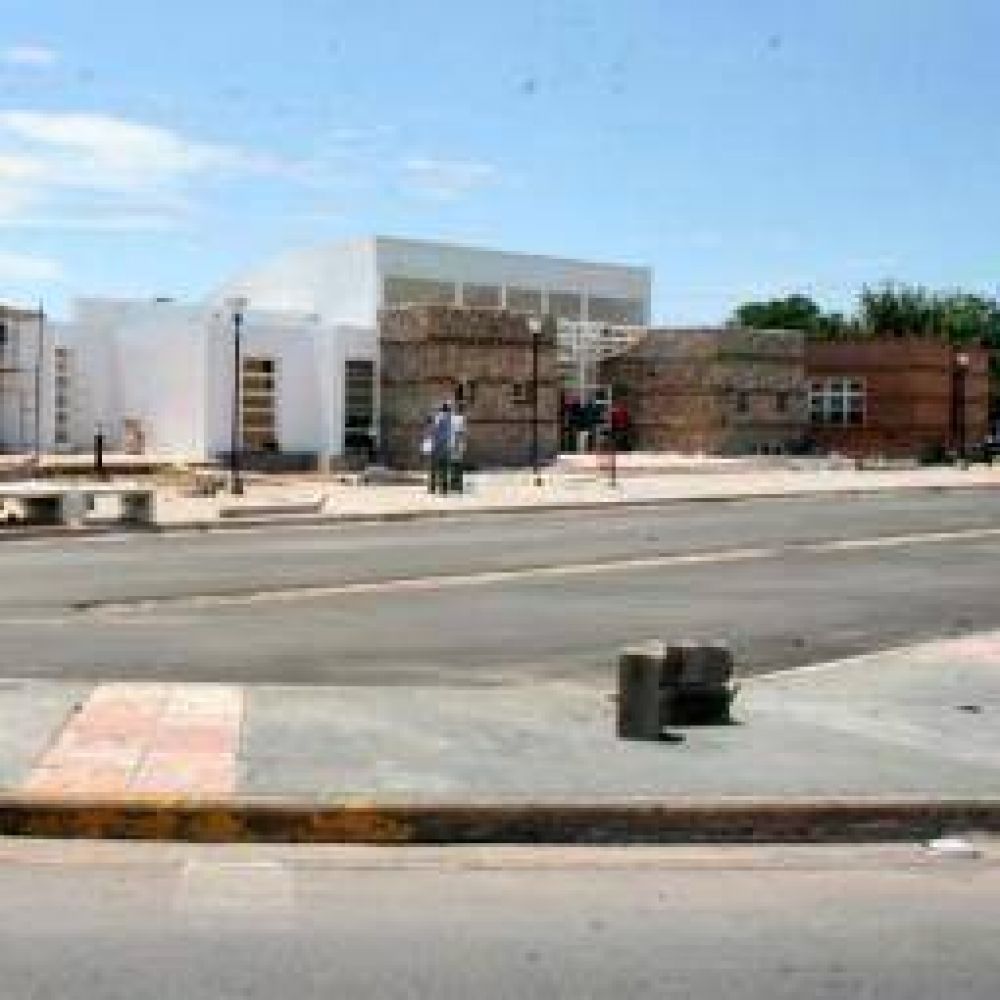 Con respaldo lunista y bederista, Ricardo Quintela dej� inaugurado el Cepar Norte