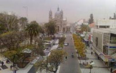 Clima. Nuevamente llovi� tierra en el �mbito de la Capital