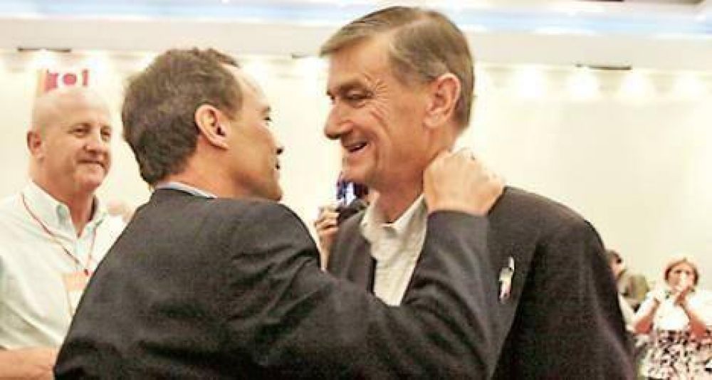 Binner volvi� a pegarle a Giustiniani: "No le gusta ser senador nacional"
