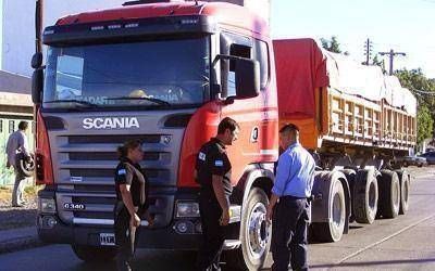 Disparan contra un cami�n que transitaba por Caleta Olivia