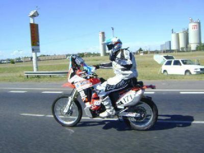 RALLY DAKAR 2011 Los lujanenses cerraron una buena etapa y ya est�n en Chile