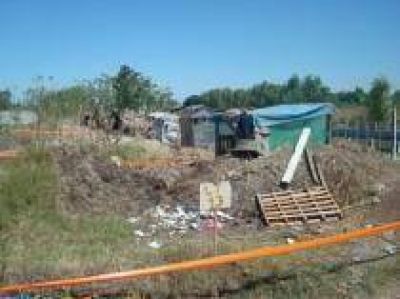 D�a 25: Unos resistir�n, otros lo aceptar�an En 816, los asentados se dividieron en dos posiciones frente al desalojo
