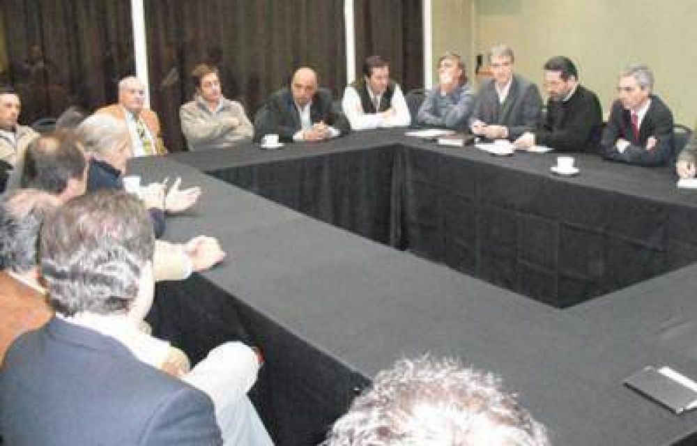 Ratifican ante la Agencia de Desarrollo el Plan de Pavimentaci�n para 2011