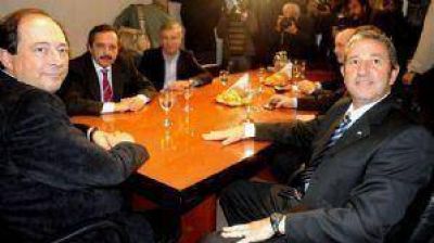 Candidatura de Sanz enreda a la interna local de la UCR