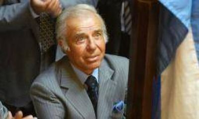 Carlos Menem confirm� que buscar� su reelecci�n como senador por La Rioja