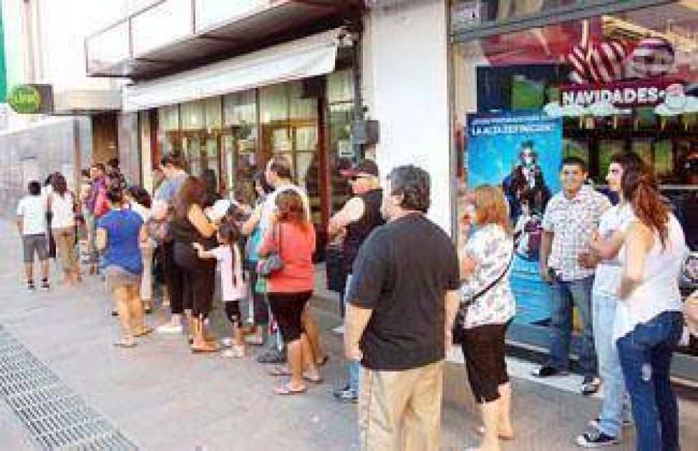 Escasea el dinero en los cajeros y se agrava la situaci�n en Pergamino