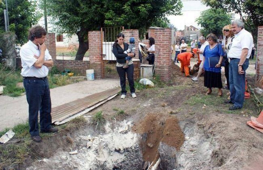 M�s de 600 nuevas familias cuentan con servicio de cloacas