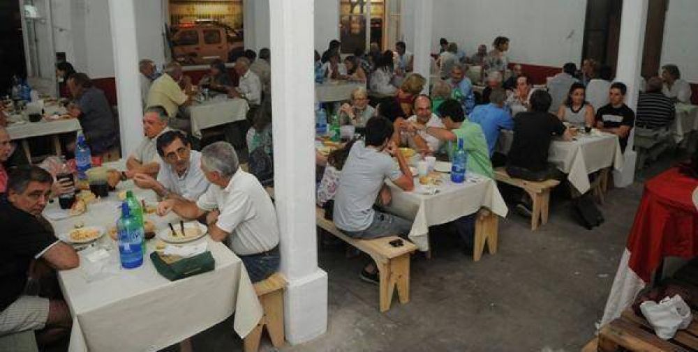 Jos� Luis Salom�n particip� de una cena con un centenar de saladillenses 