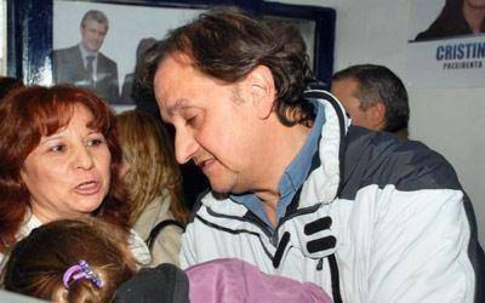 Linares entreg� juguetes a organizaciones sociales por el D�a de Reyes
