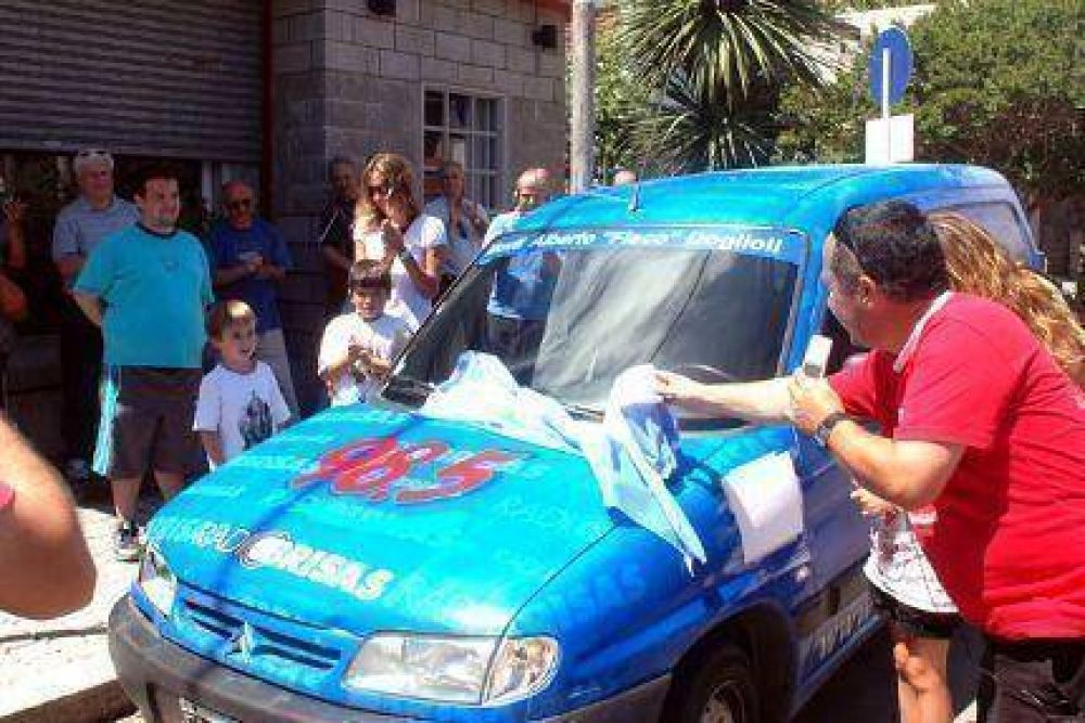 Emotivo homenaje al �Flaco� Doglioli: el M�vil de Radio Brisas lleva su nombre