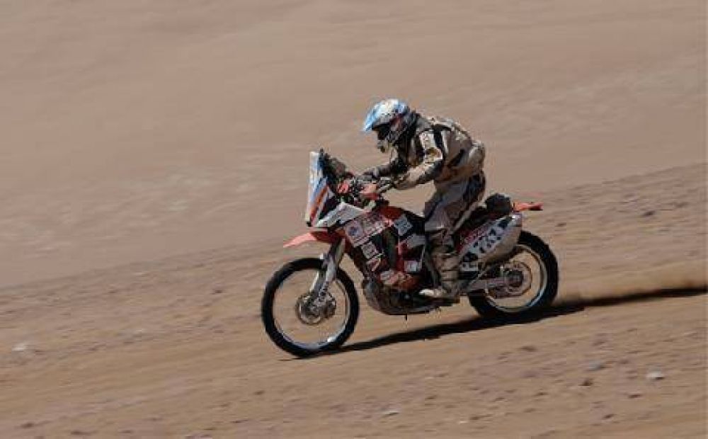 NOVENA ETAPA DEL RALLY DAKAR 2011 G�mez ya cerr� la etapa; Jerom�n y Tornatore est�n en carrera