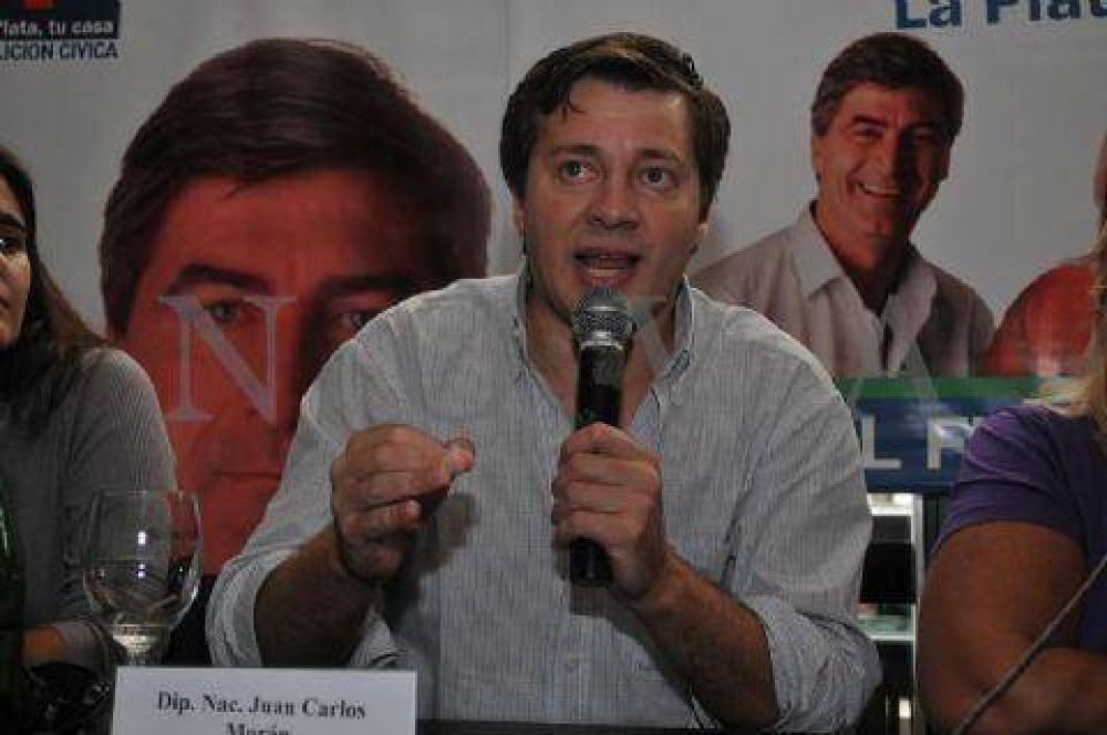 "Scioli y Francos deben explicar por qu� el BaPro retiene tarjetas de jubilados y estatales"