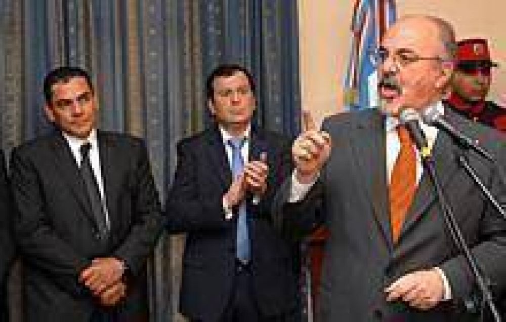 Tomada: �La Naci�n apoyar� a Santiago con convicci�n y con m�s recursos� 